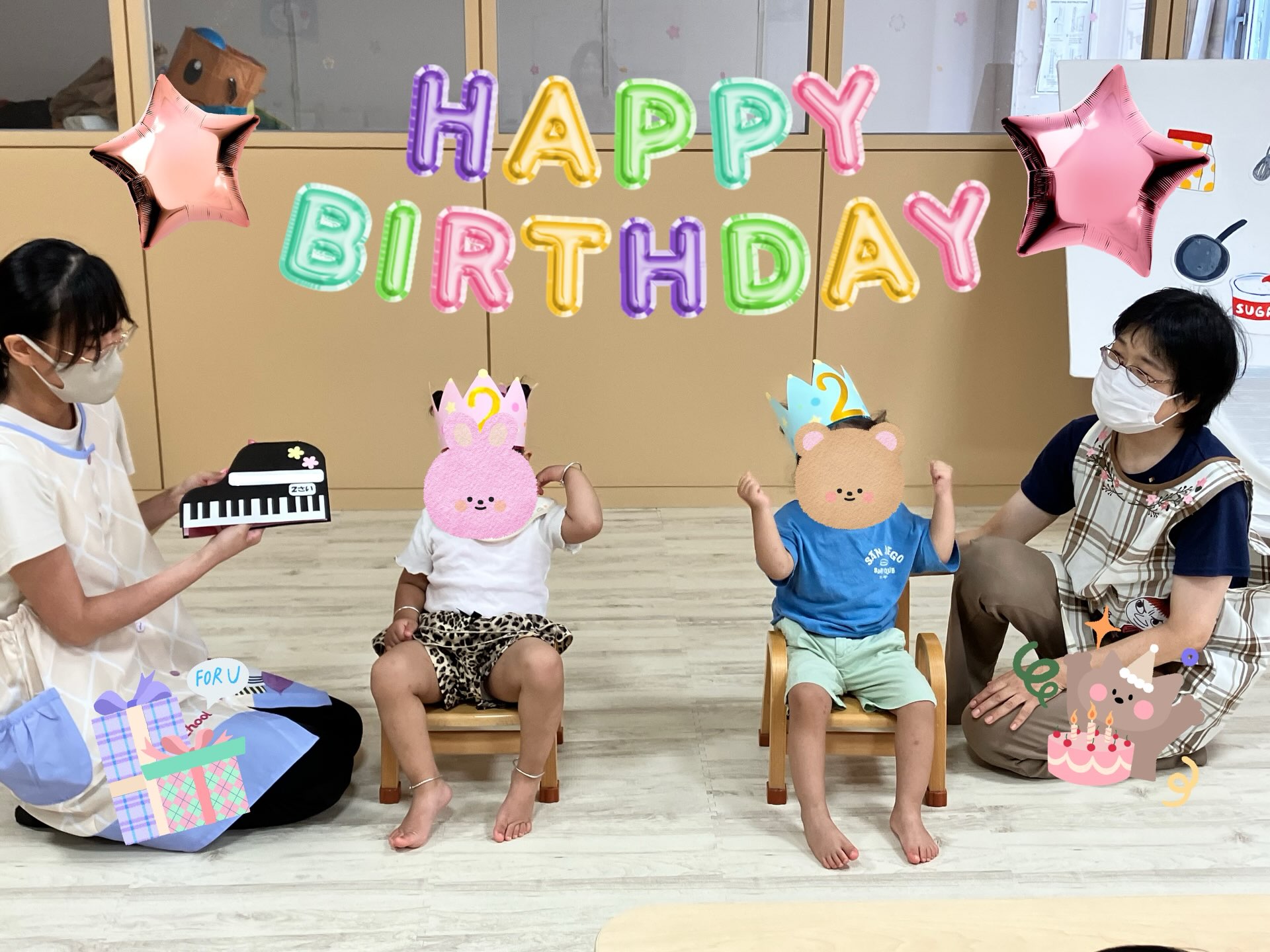 今日は8月、9月生まれの友だちのお誕生会がありました🍰職員からの出し物はパネルシアター。ケチャップや小麦粉、卵など色々な材料が出てきて最後にはおいしそうな「オムライス」と「ケーキ」が出来上がりましたよ😊またみんなへのプレゼントは素敵なうちわ。それぞれ好きな食べ物や生き物を選び、最後は思い思いにシールを貼ってオリジナルのうちわの完成！！✨完成したうちわを使ってみんなで仰ぐと気持ちいい風が吹いていましたよ。お誕生日の友だちおめでとう！！✨これからもこども園で沢山遊ぼうね！